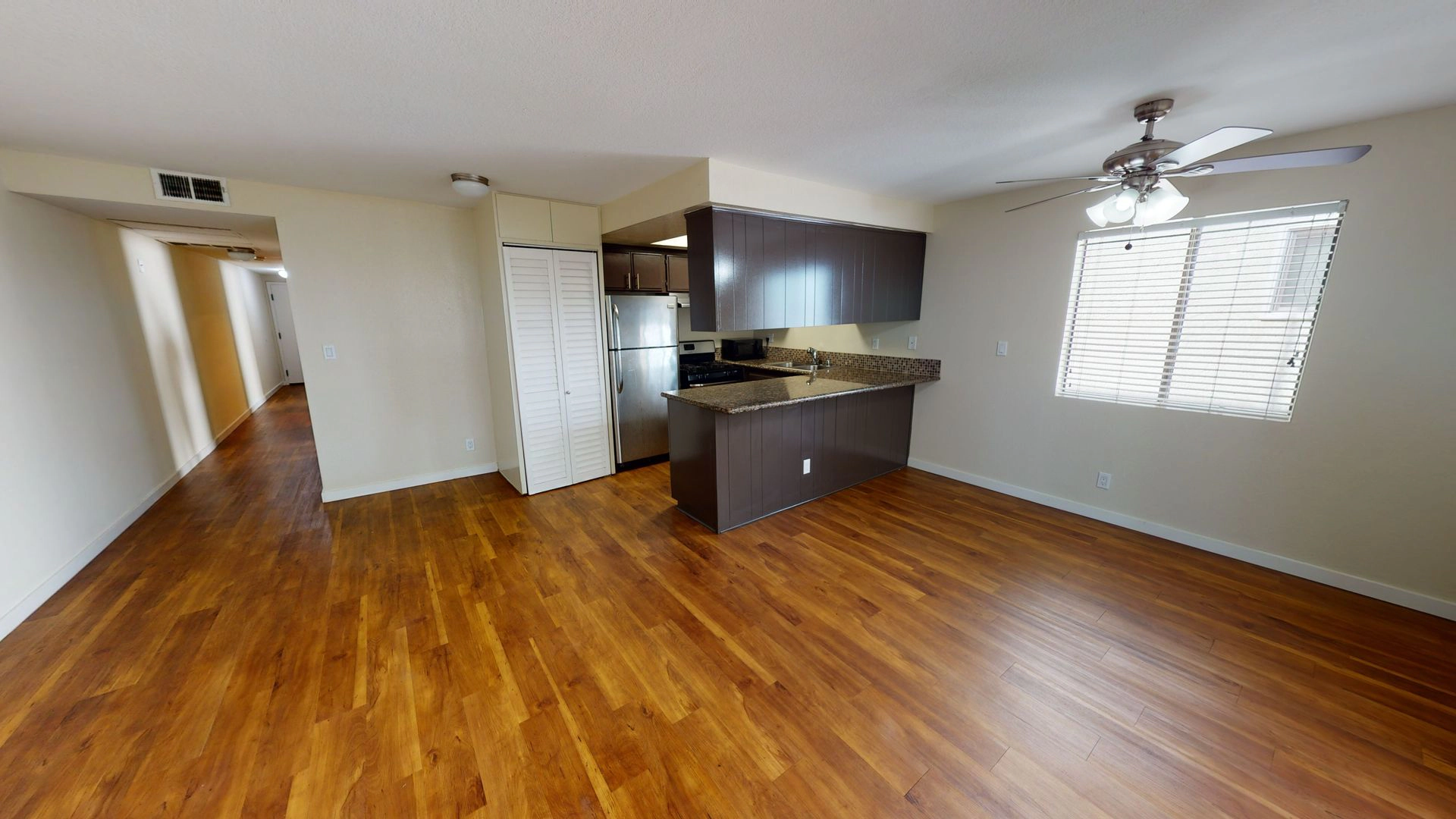 *Move In Special* Fabulous 2 Bedroom & 2 Bath Near Culver City!!!