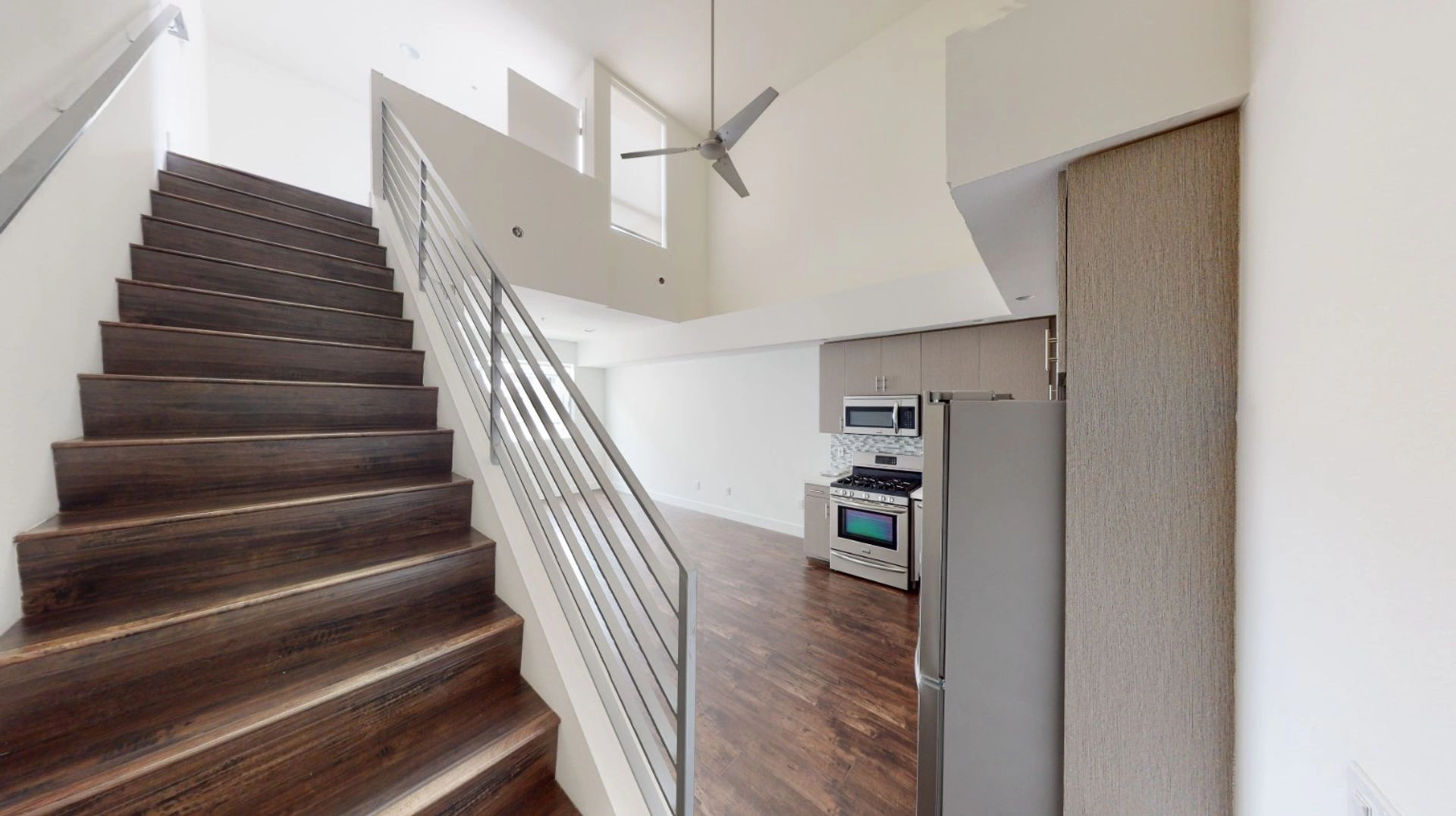 *FREE RENT!* One Bedroom Three Levels w/ Loft Apartment Home!