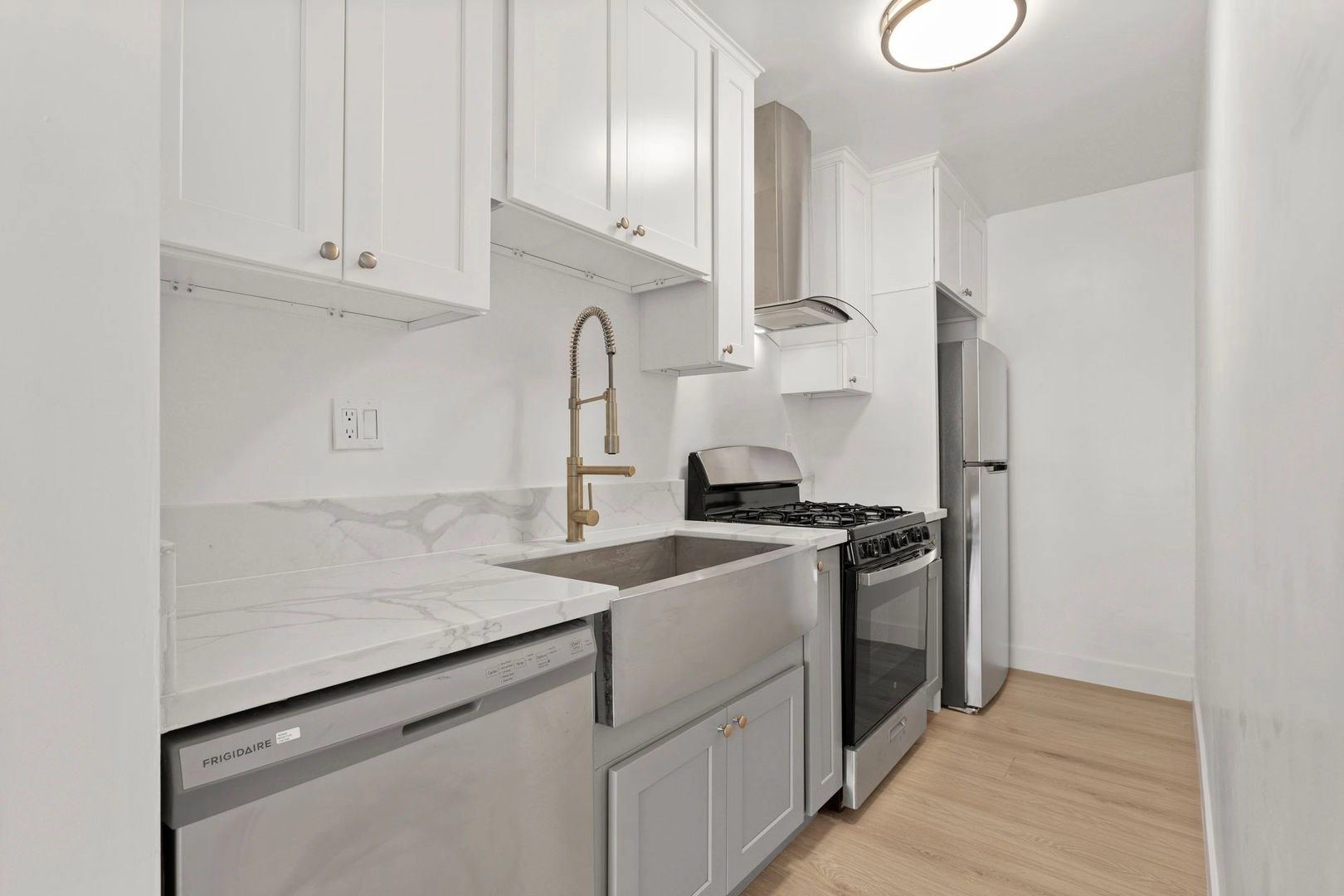 FREE RENT!! Newly Renovated Apartments in Rose Hill!