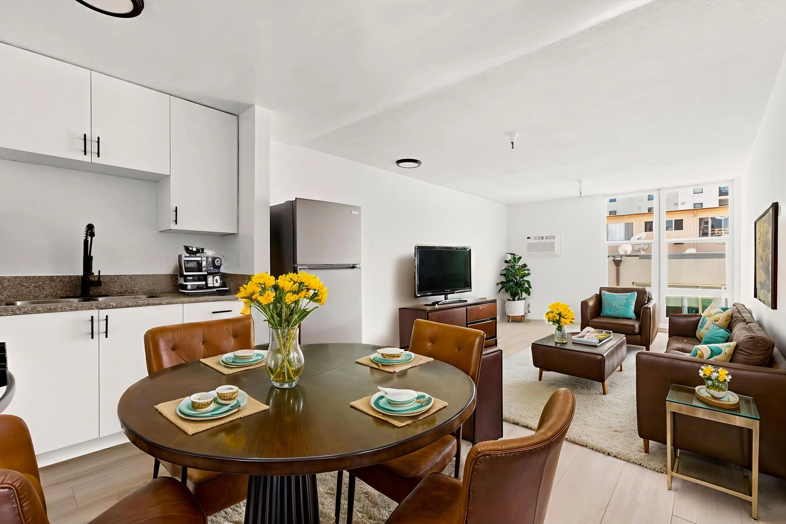 1 BED 1 BATH IN LOS ANGELES !!