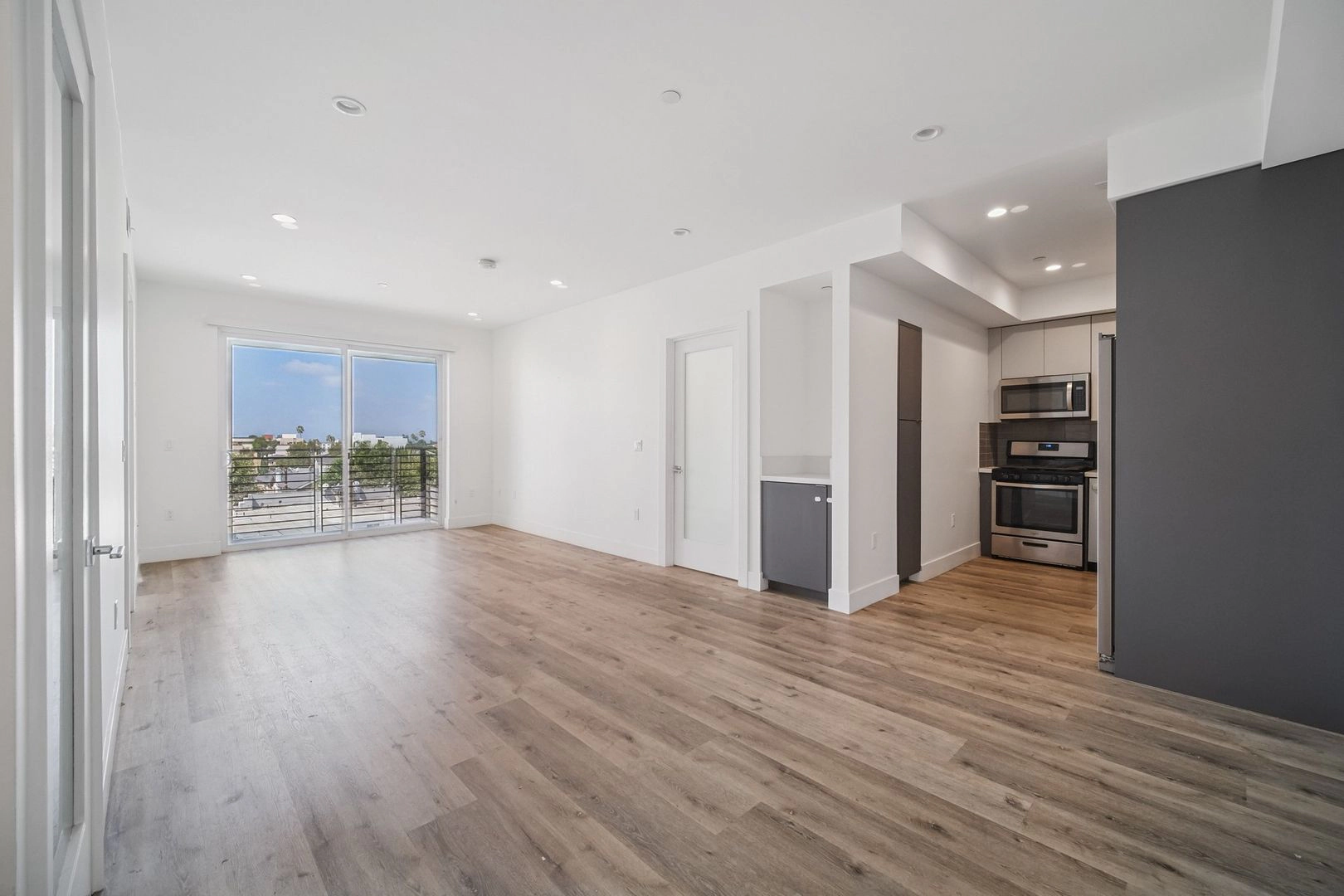 Newly Constructed Luxury Community in NoHo Arts District! Rent NOW!