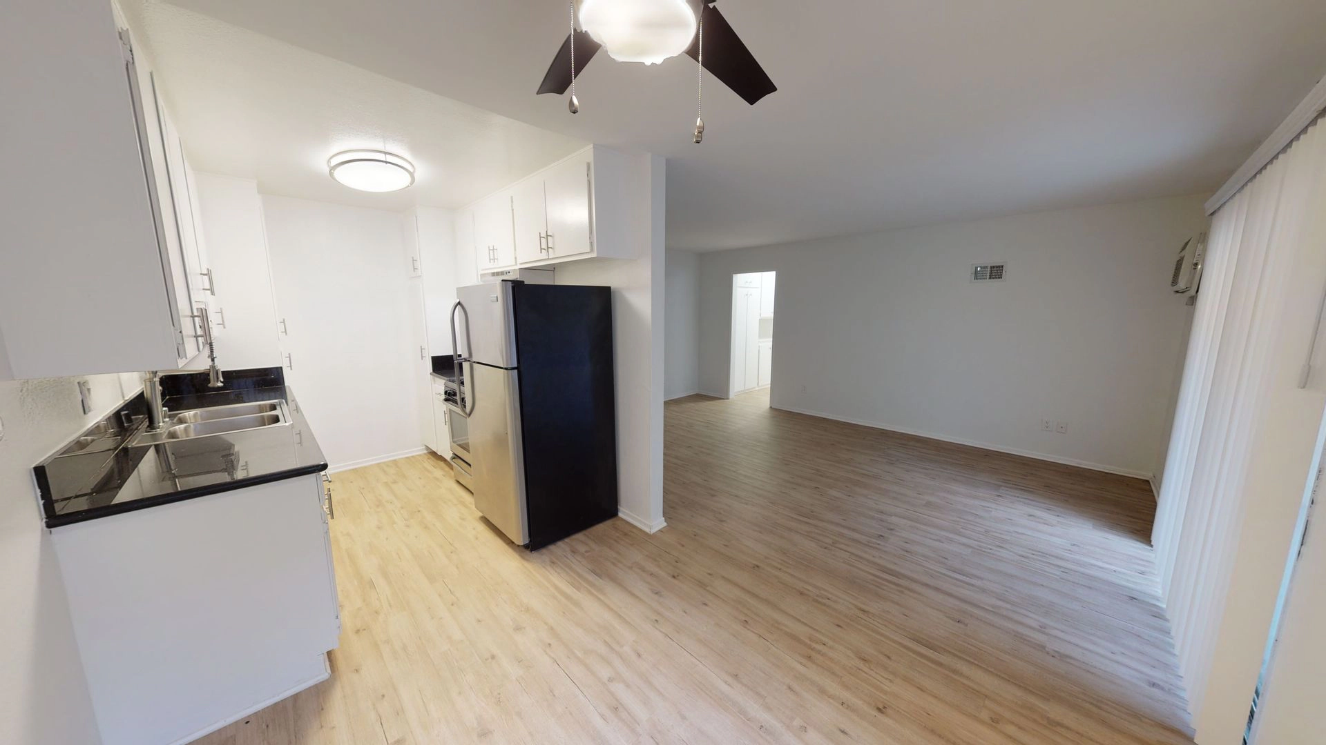 Charming 2 Bed & 2 Bath in the Los Angeles – Fairfax District