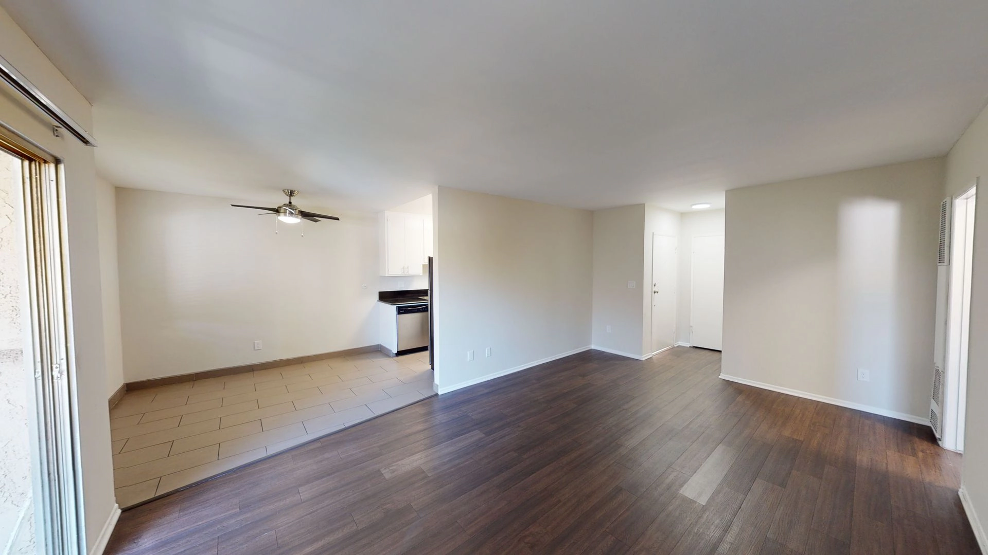 FREE RENT! Beautiful 2 bdrm / 2 bathroom For RENT!