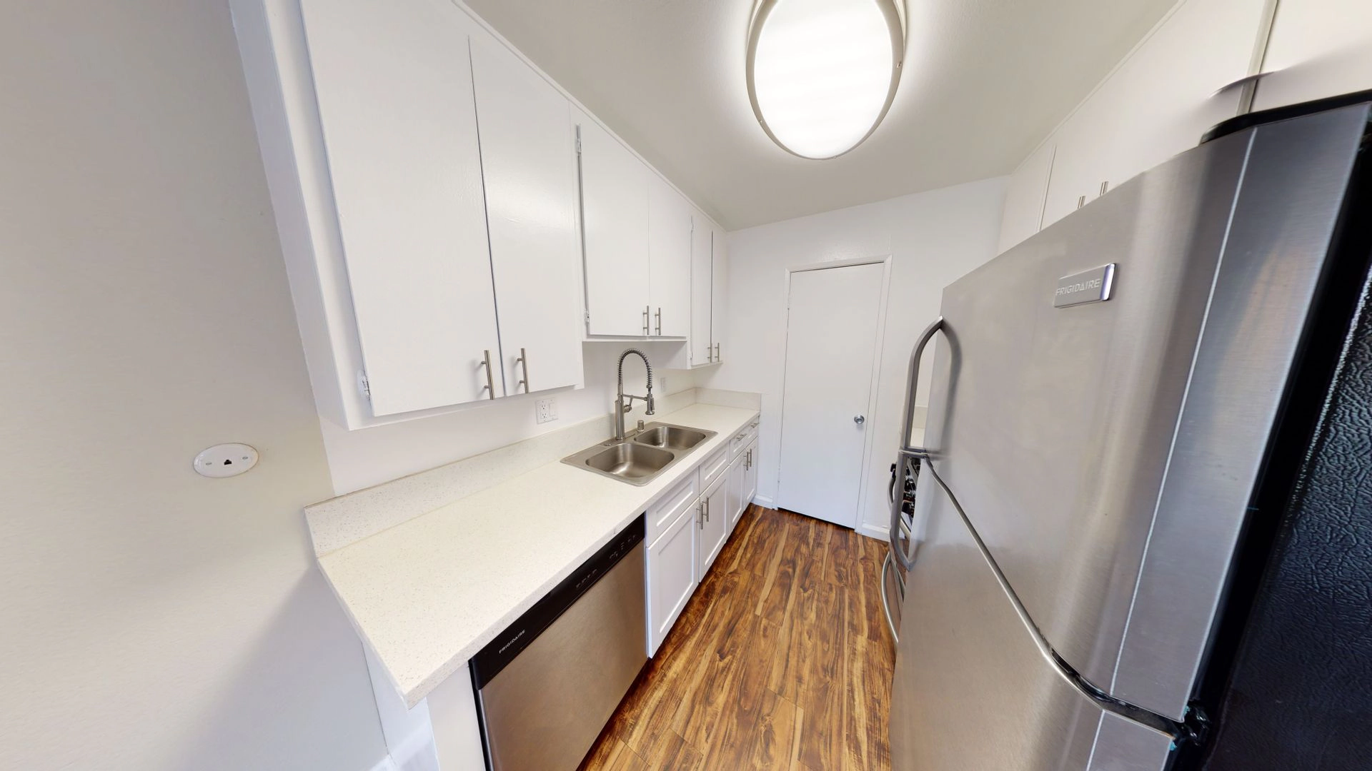 Charming 2 Bed & 2 Bath in the Los Angeles – Fairfax District
