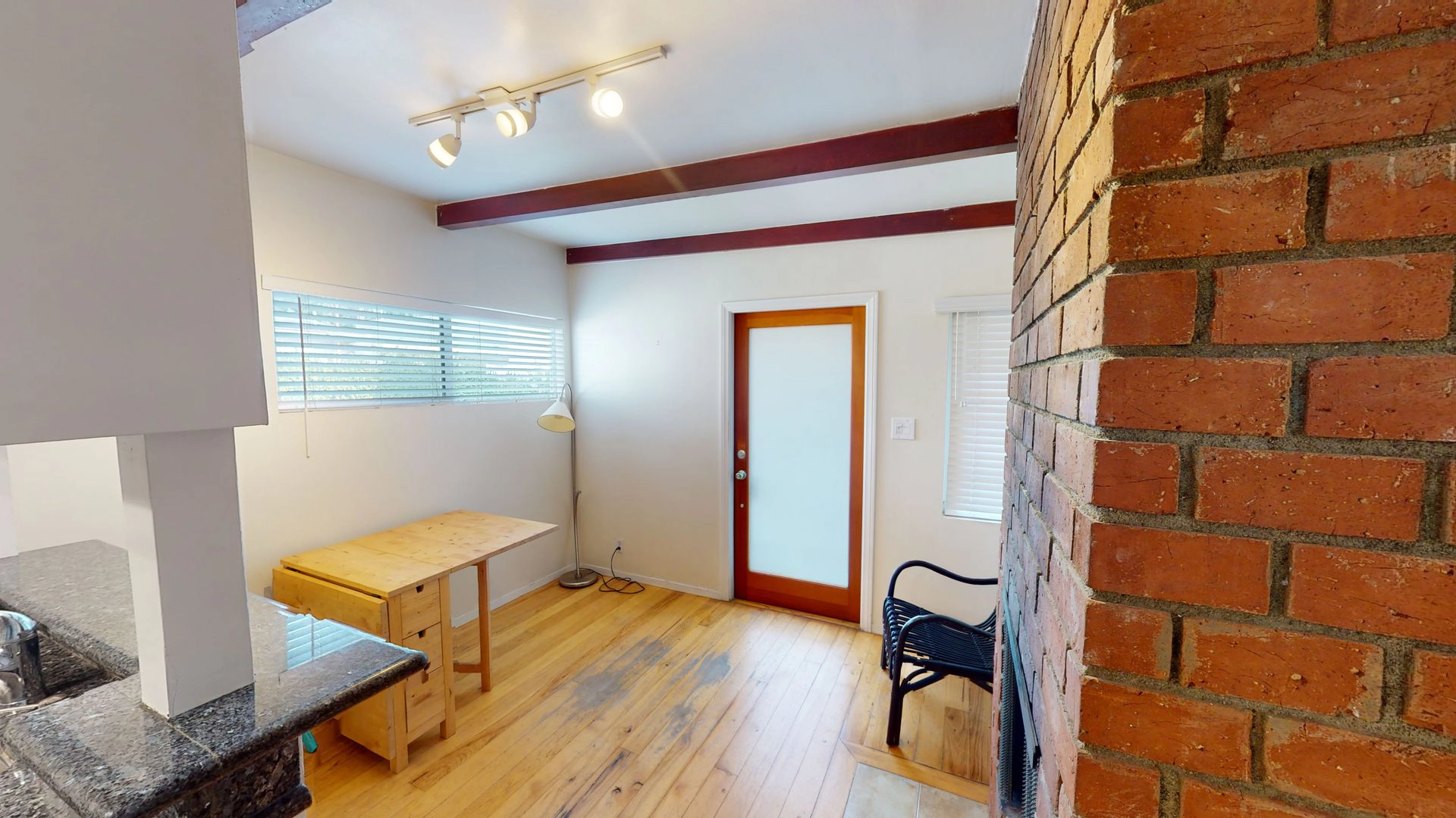 Beautiful 1 bed + 1 bath unit in West Hollywood!
