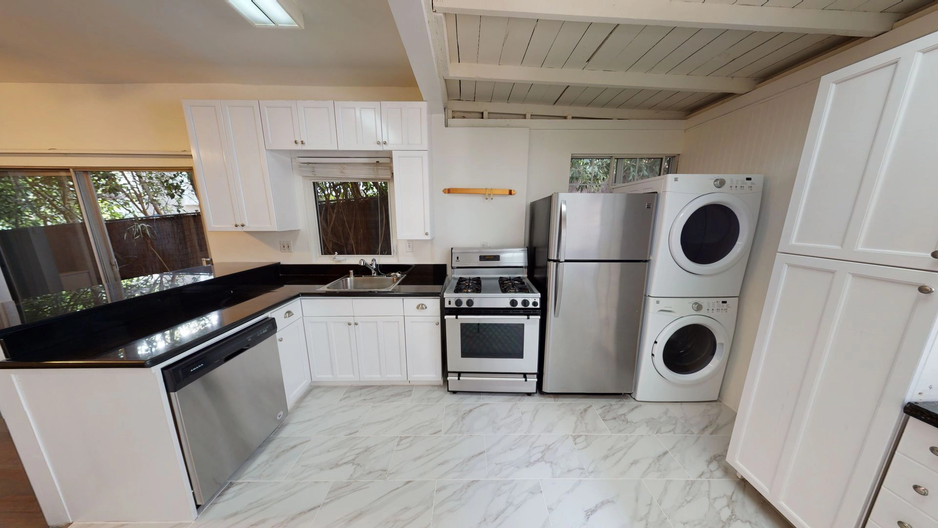 West Hollywood Oasis! *FREE RENT*