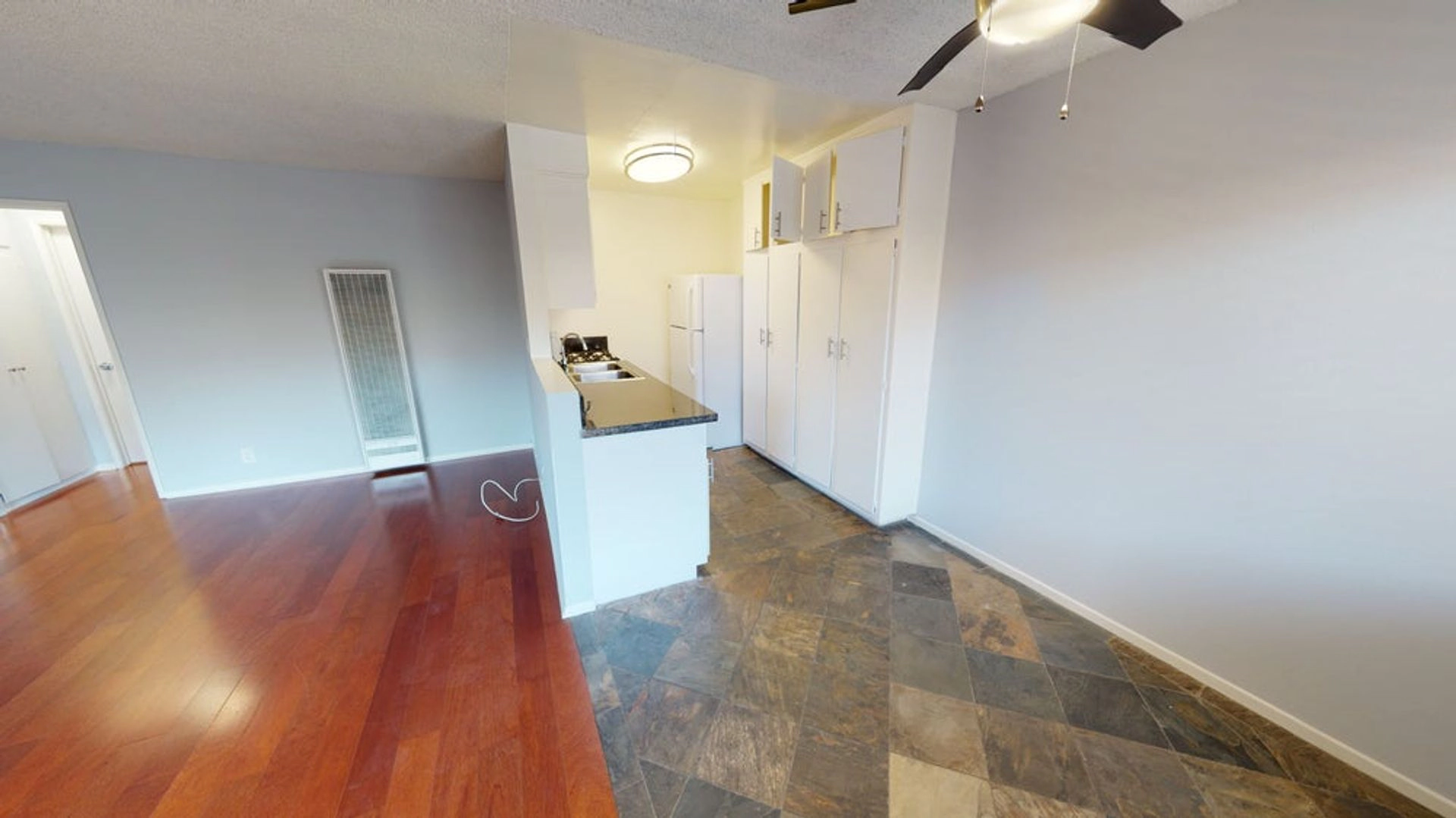 Sunset Stunner – Stunning 1 bedroom & 1 bathroom unit