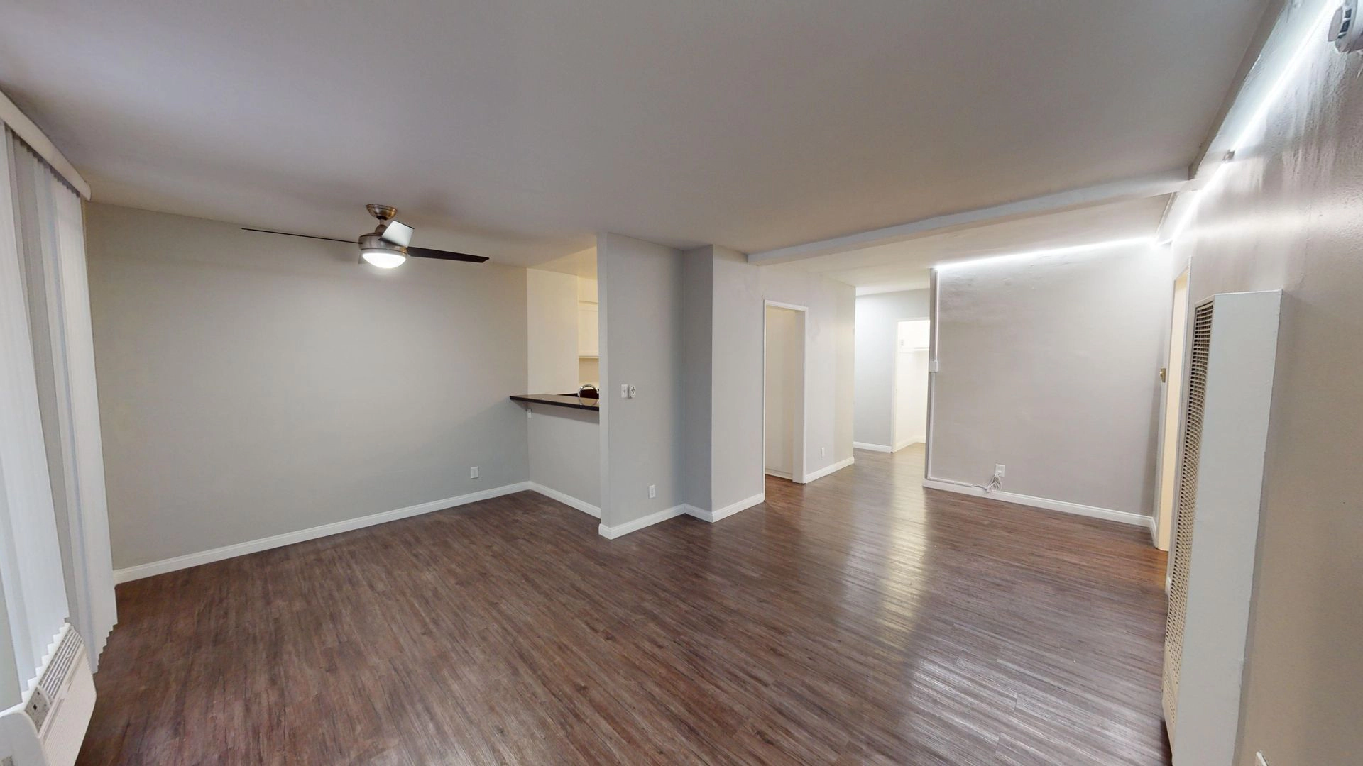 FREE RENT!! Beautiful Renovated 1 Bedroom in Koreatown!