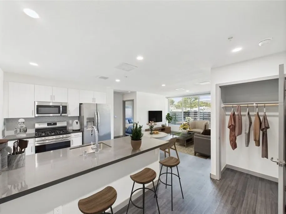 property for rent #4