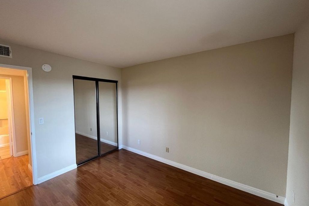 property for rent #7