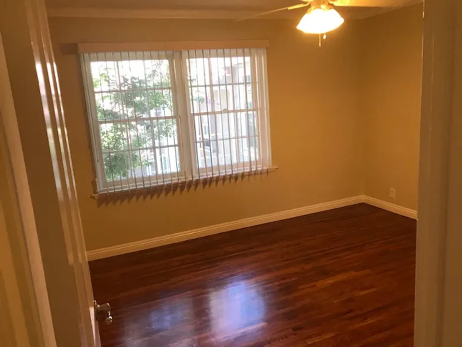 property for rent #4