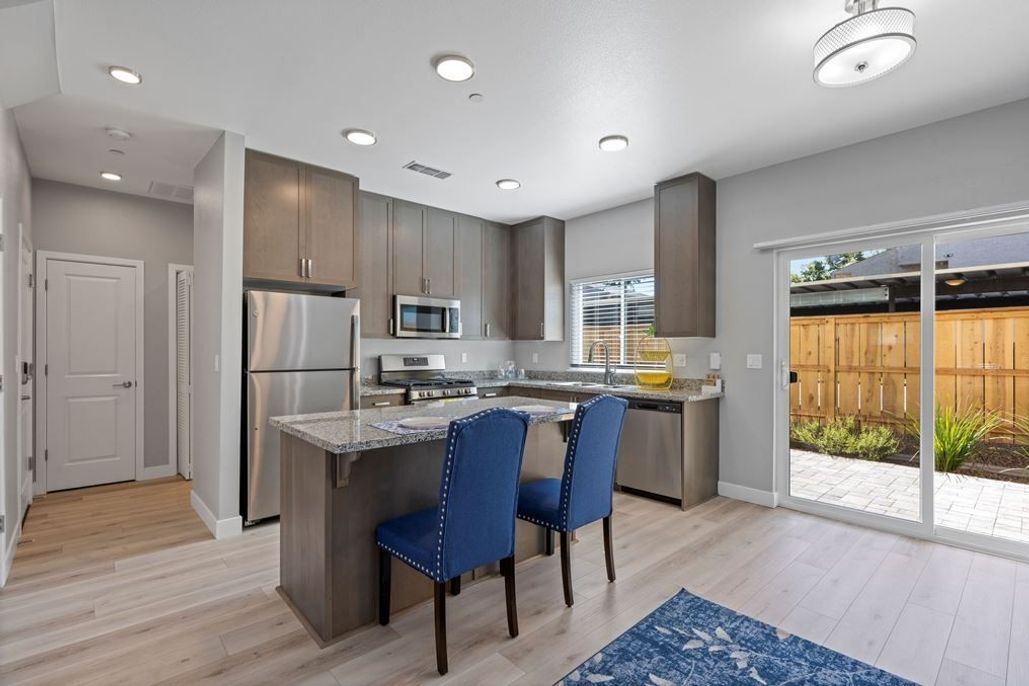 property for rent #7