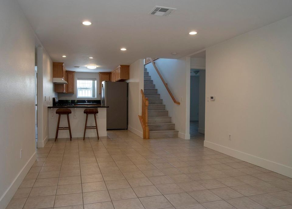 property for rent #3