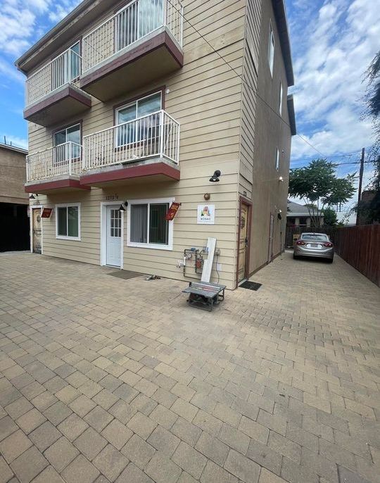 property for rent #3