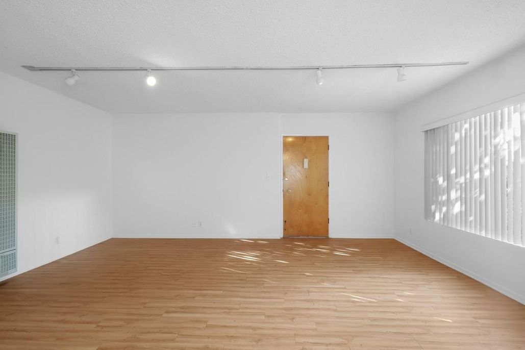 property for rent #5