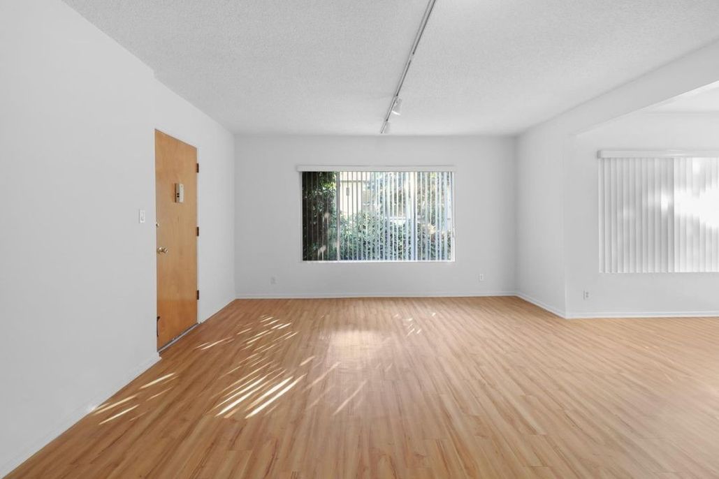 property for rent #7