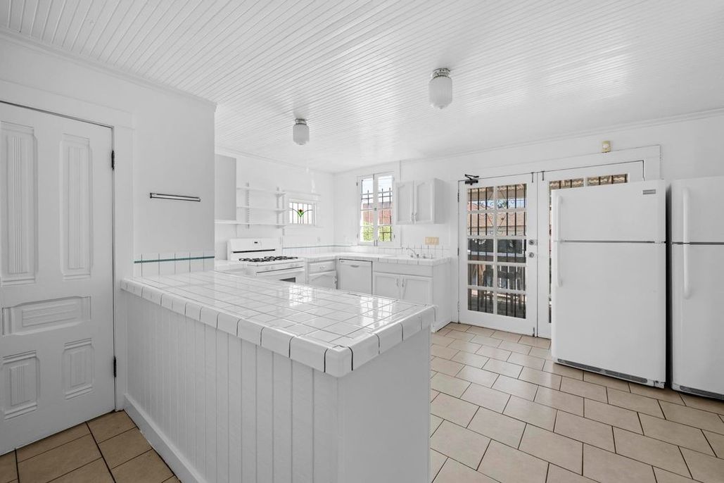 property for rent #10