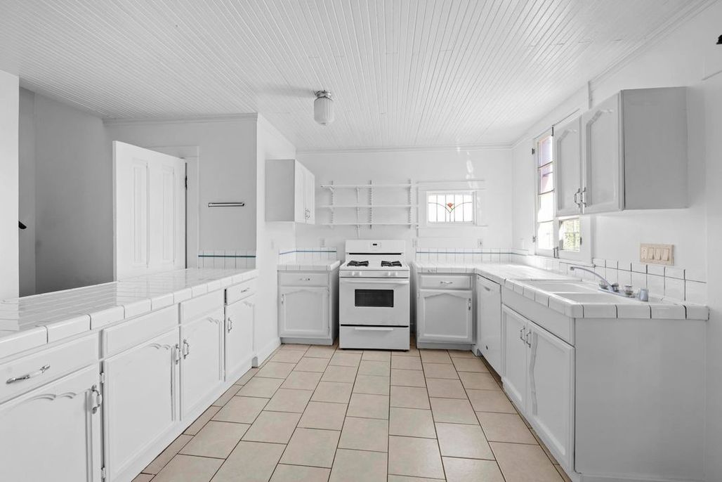 property for rent #11