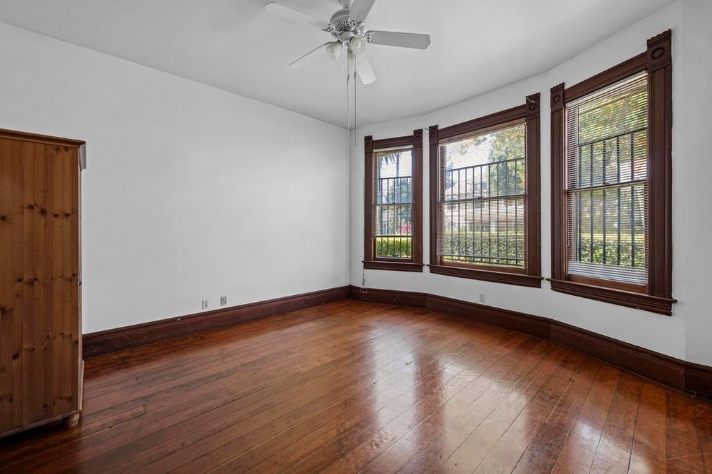 property for rent #7