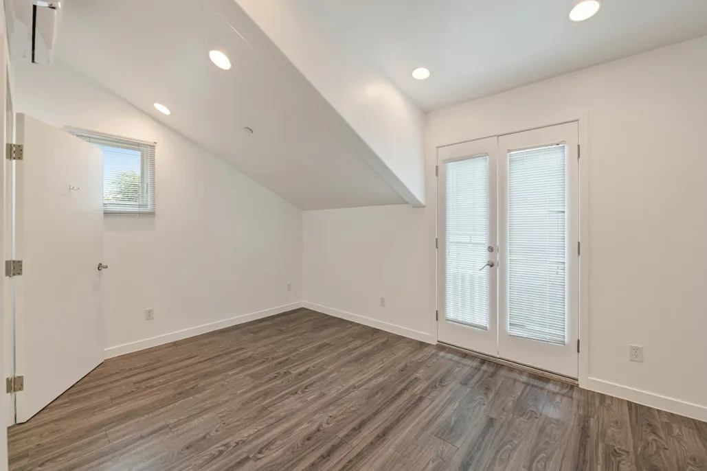 property for rent #9