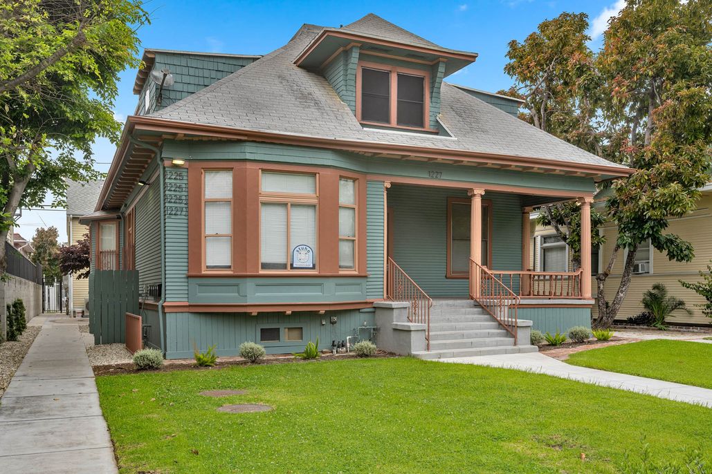 property for rent #1