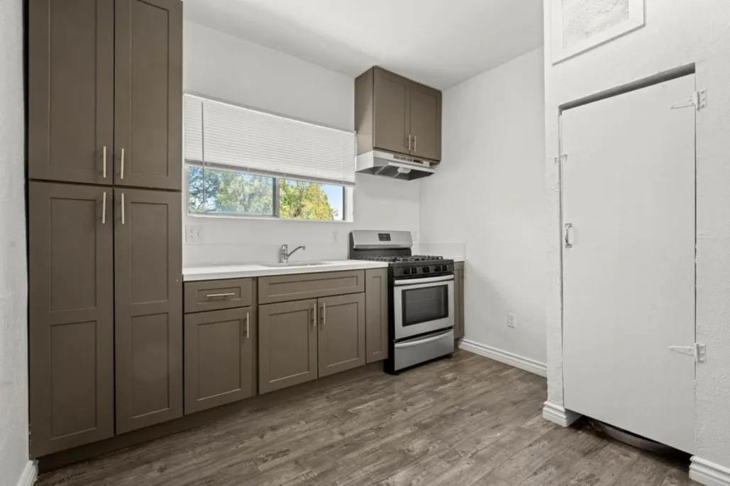 property for rent #4