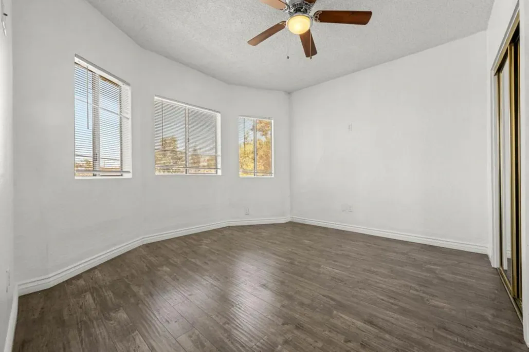 property for rent #11