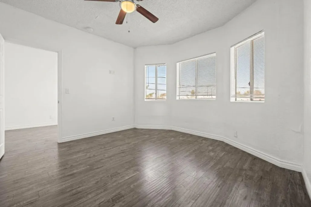 property for rent #10