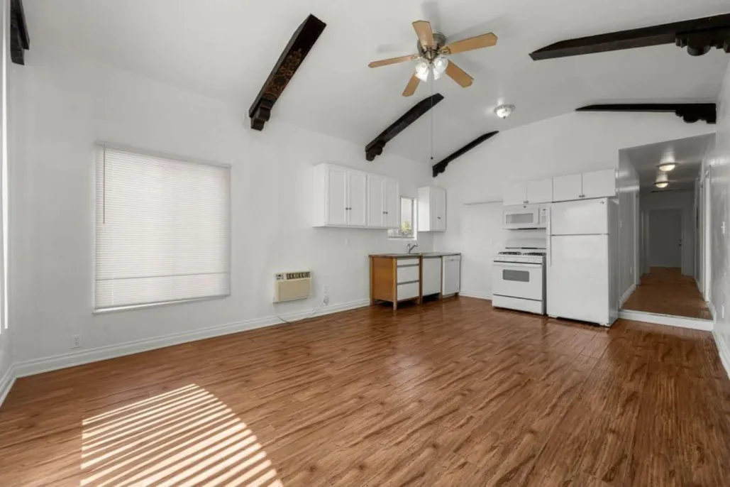 property for rent #4