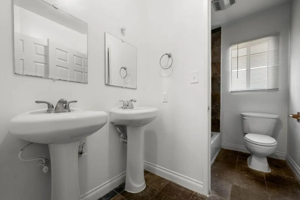 property for rent #9