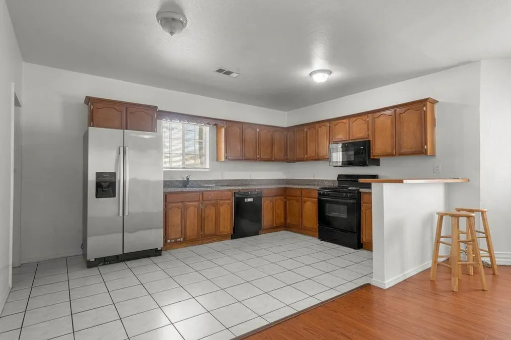 property for rent #4