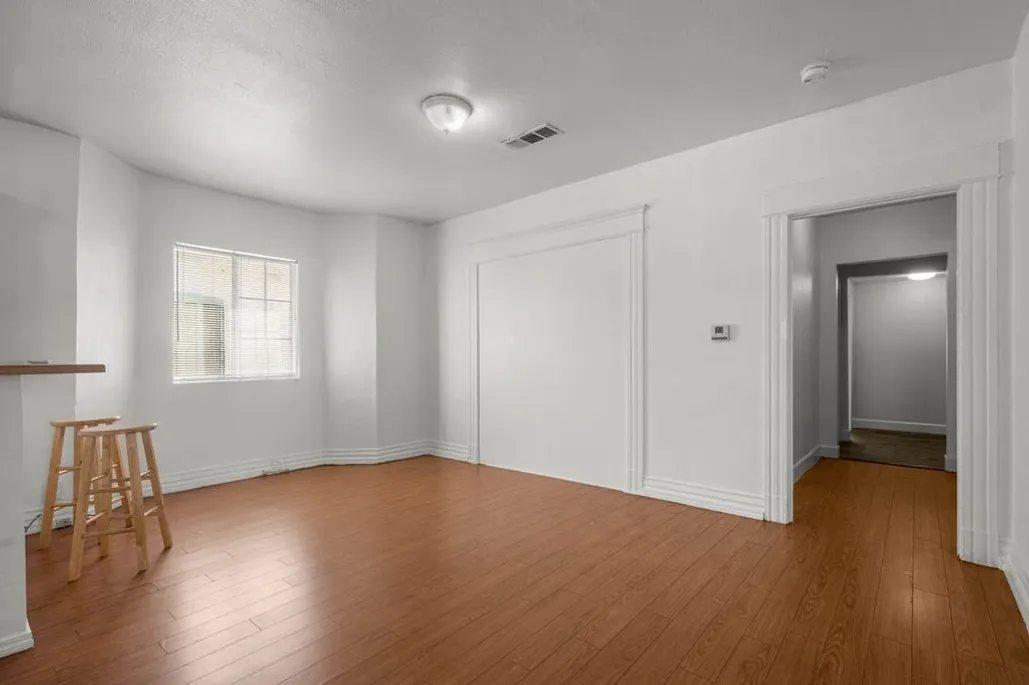 property for rent #9