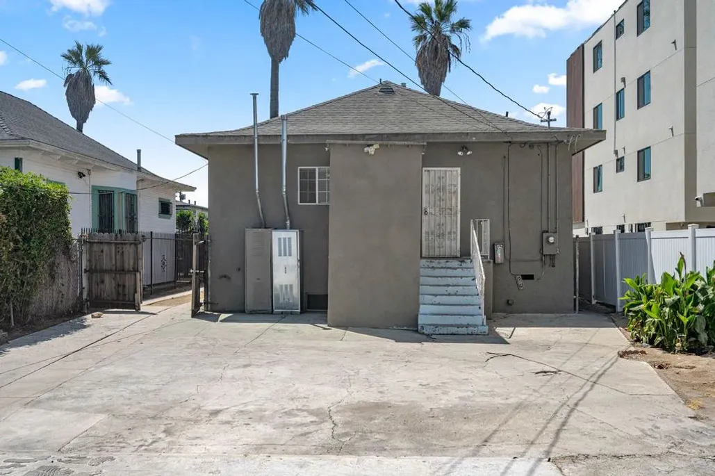 property for rent #12