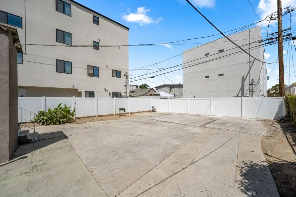 property for rent #13