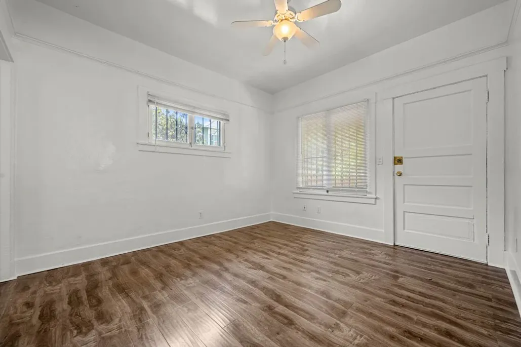 property for rent #11