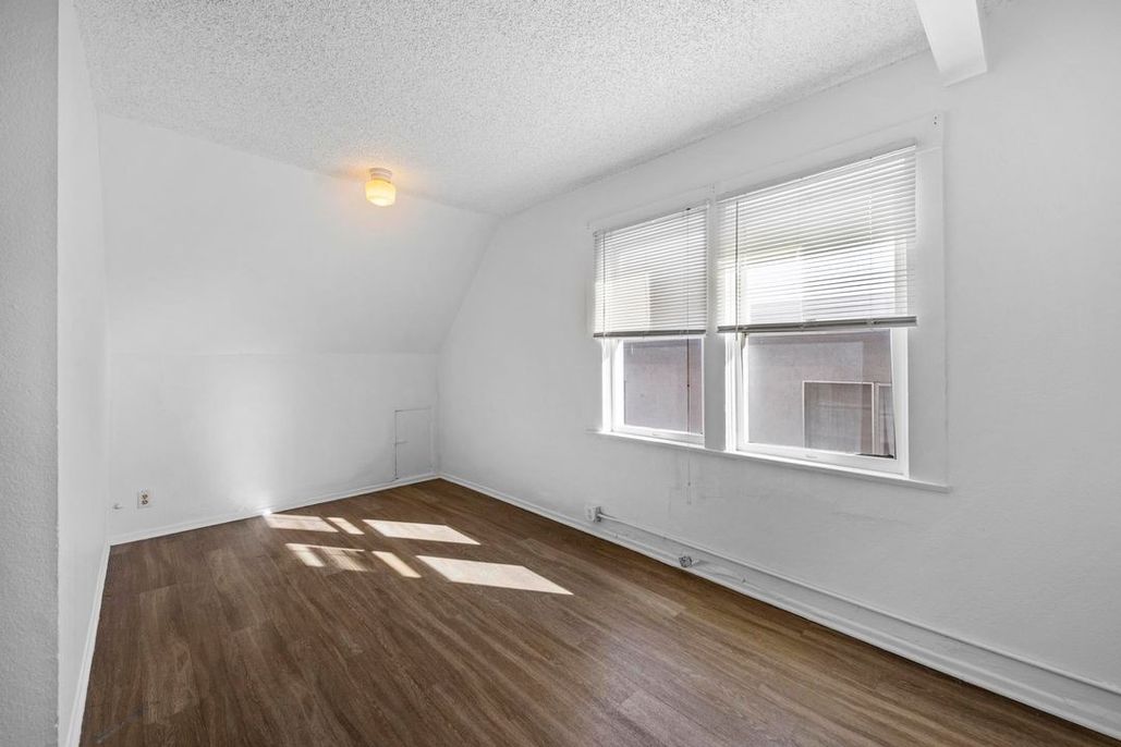 property for rent #36