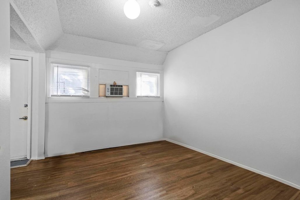 property for rent #20