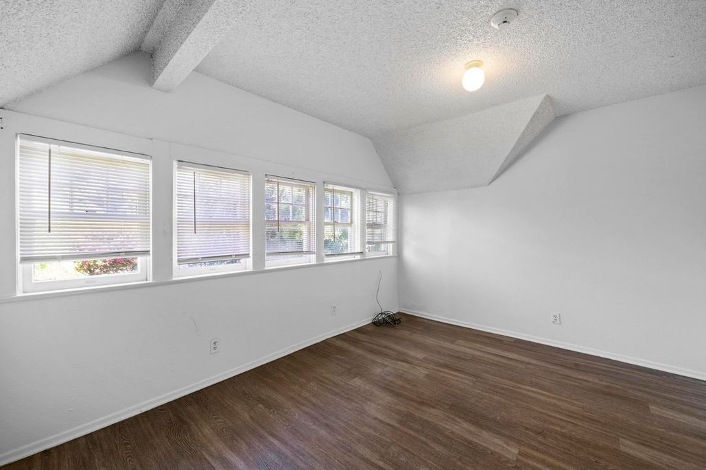 property for rent #32