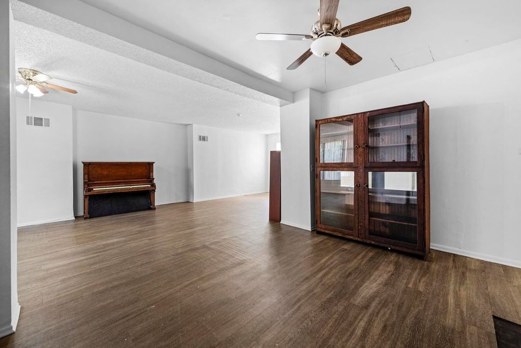 property for rent #5