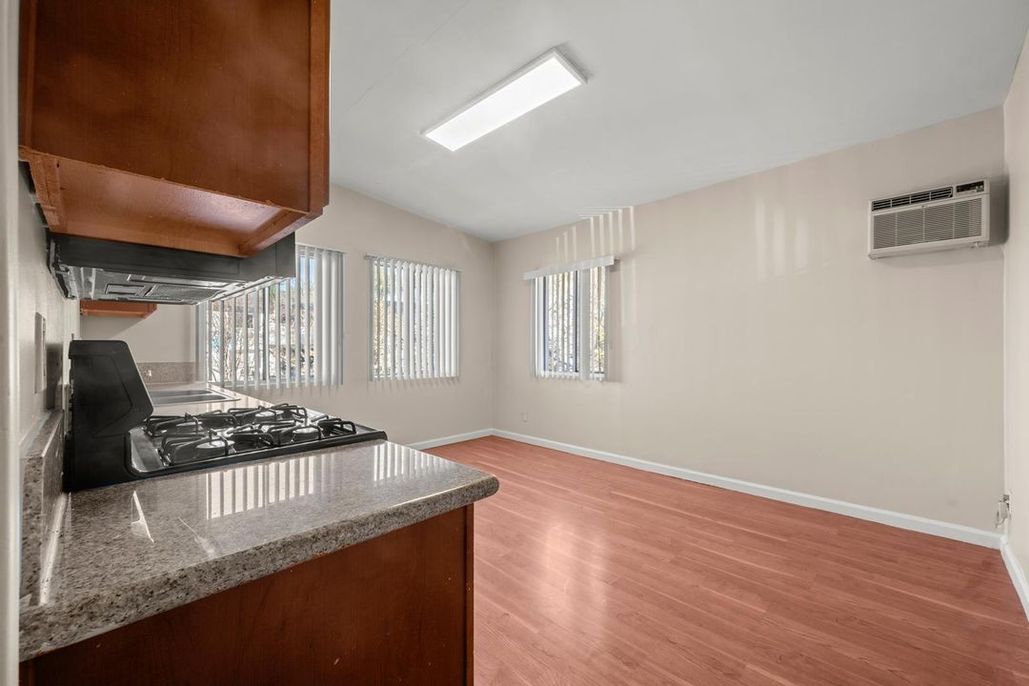 property for rent #5