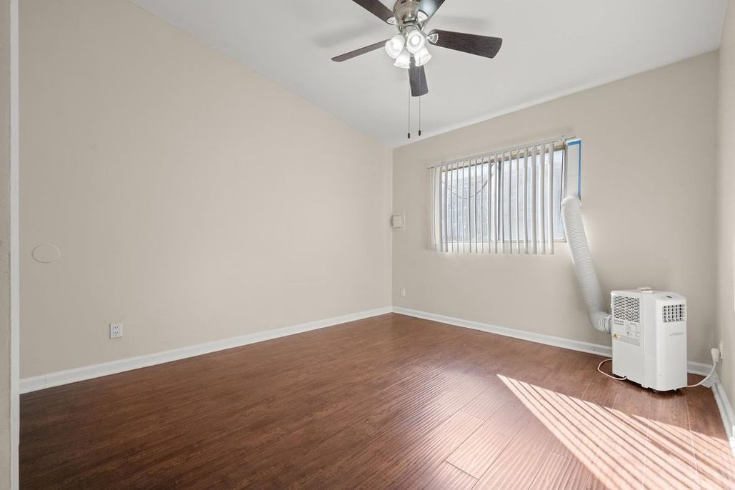 property for rent #10