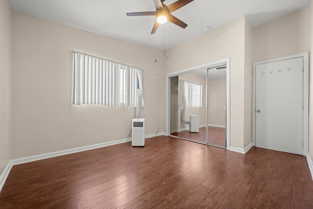 property for rent #11