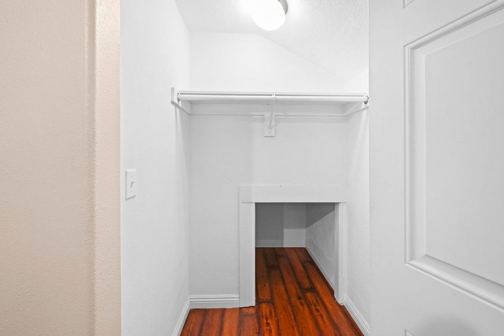 property for rent #15