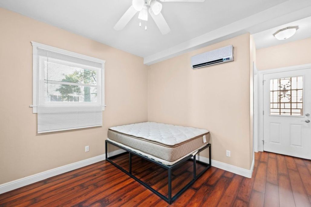 property for rent #12