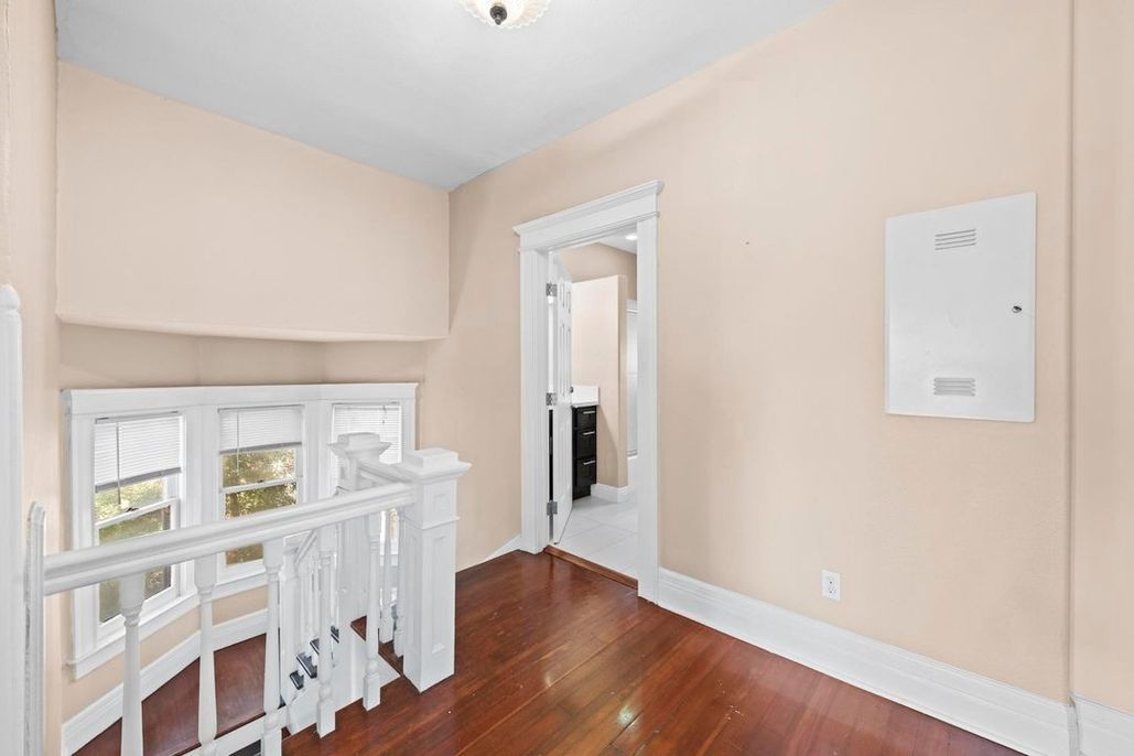 property for rent #10