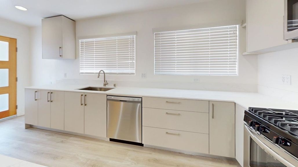 property for rent #12