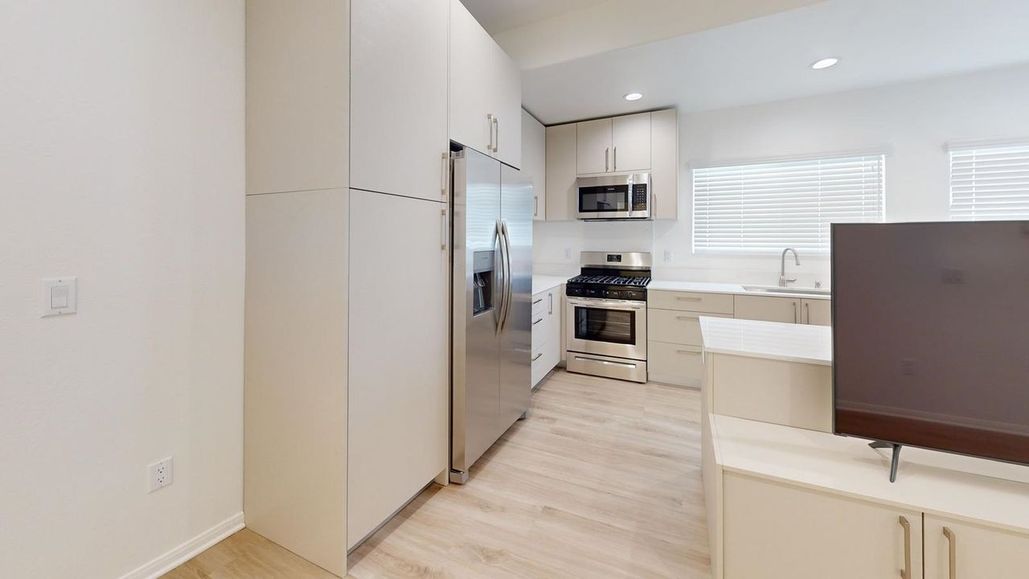 property for rent #9