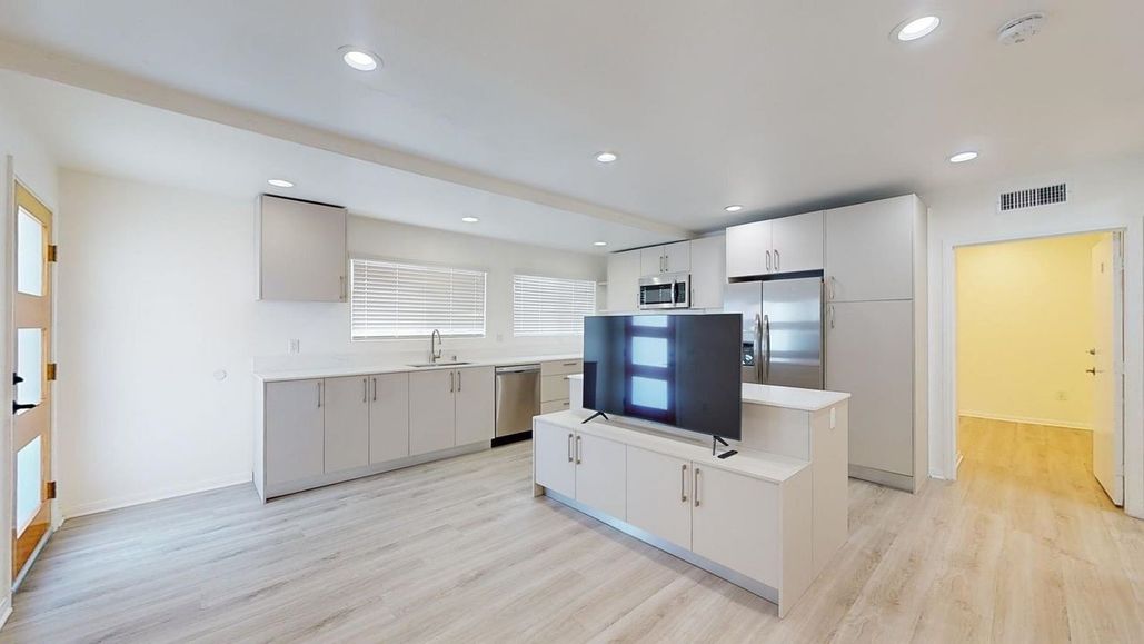 property for rent #11