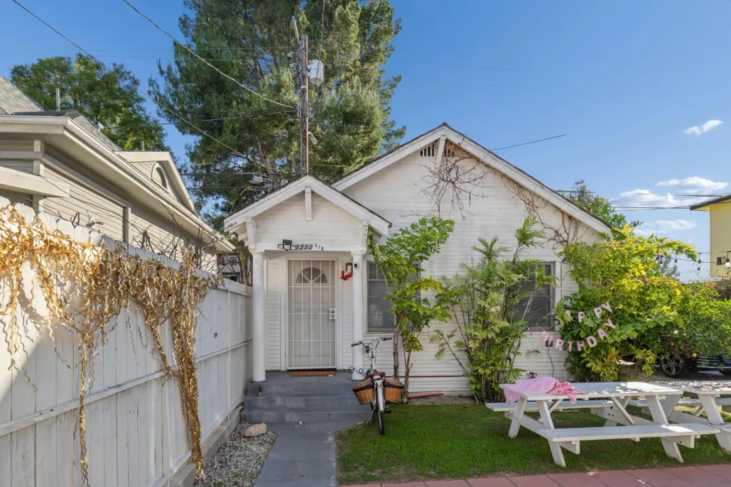 property for rent #9