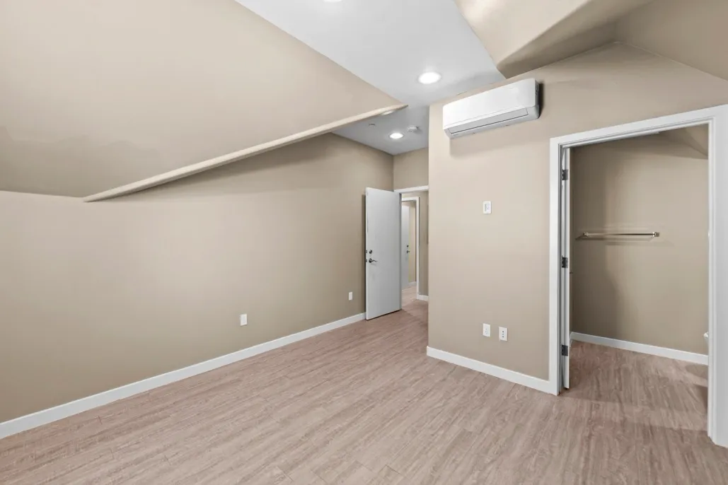 property for rent #19